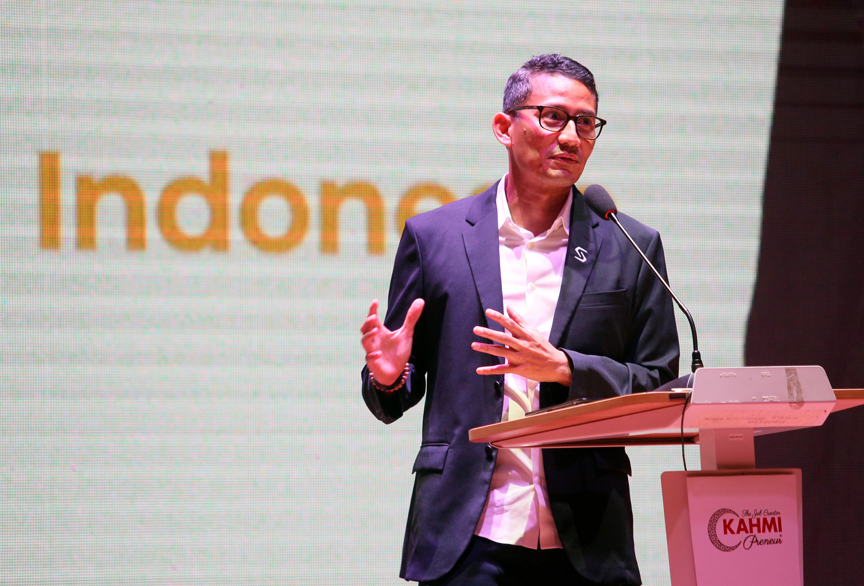 sandiaga-uno-berikan-pemaparan-opposition-leaders-economic-forum_20200313_204852.jpg