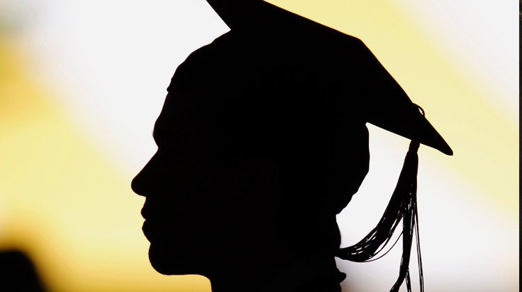 Kolaborasi Ini Menjembatani Dua Tahun Program Sarjana Internasional Amerika di Indonesia