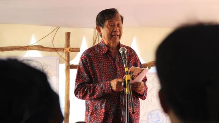 sastrawan-indonesia-ajip-rosidi_20170402_160114.jpg