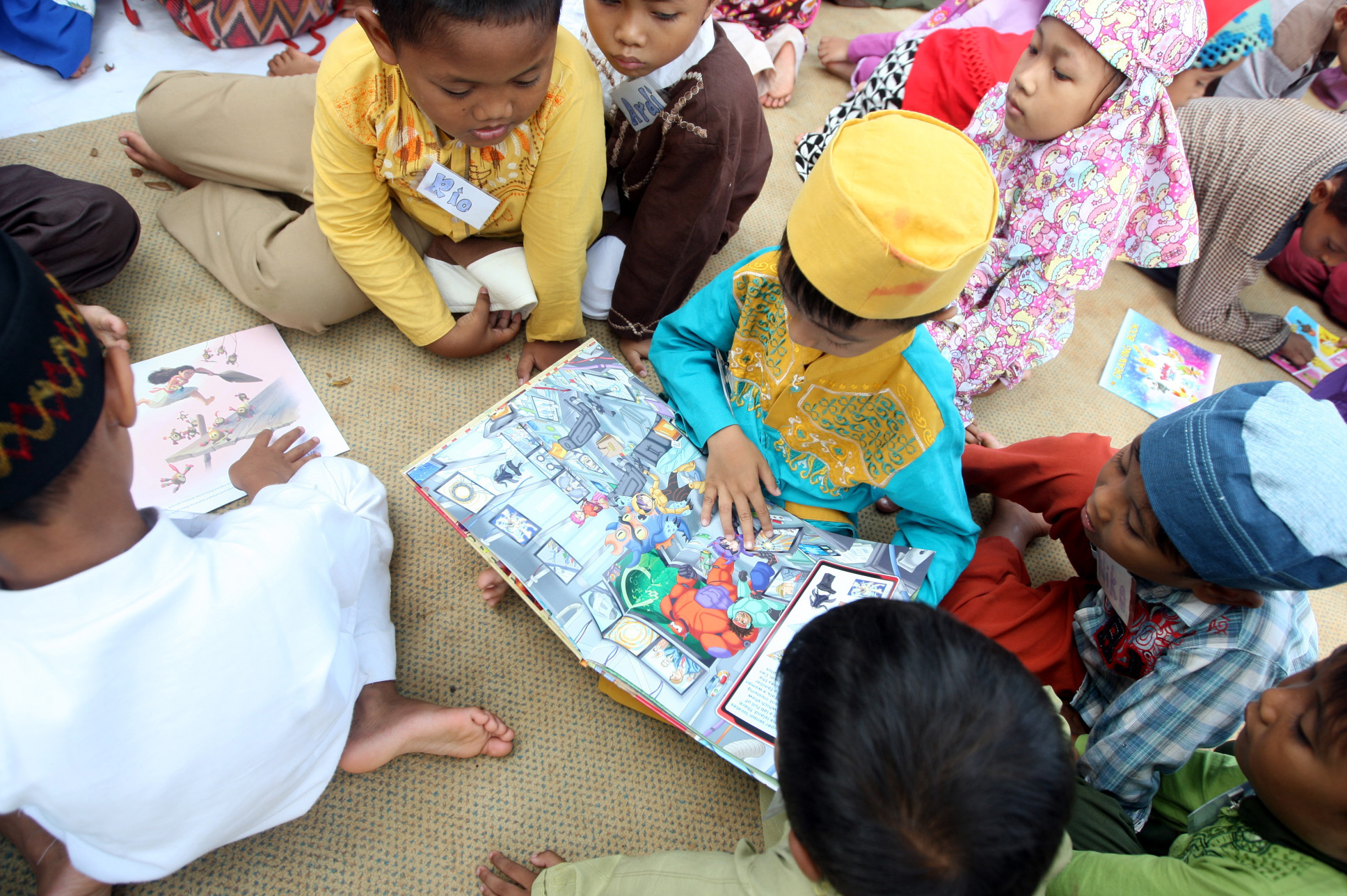 Kemendikbudristek Distribusikan 15,3 Juta Eksemplar Buku Bacaan Bermutu ke Siswa PAUD dan SD