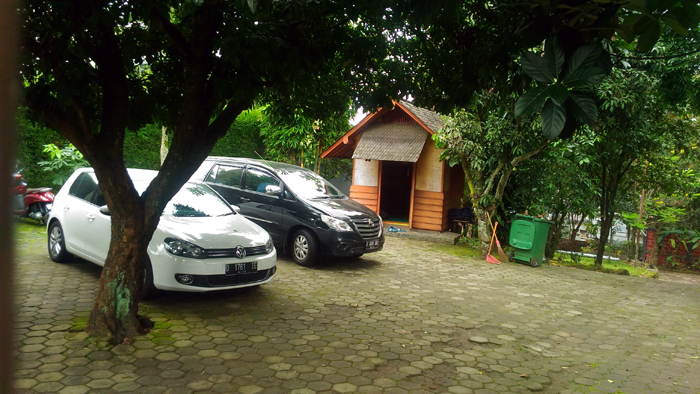 satu-mobil-kpk-masuk-ke-rumah-wali-kota-cimahi-non-aktif_20161202_111320.jpg