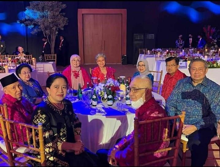 sby-dan-mega-duduk-satu-meja.jpg