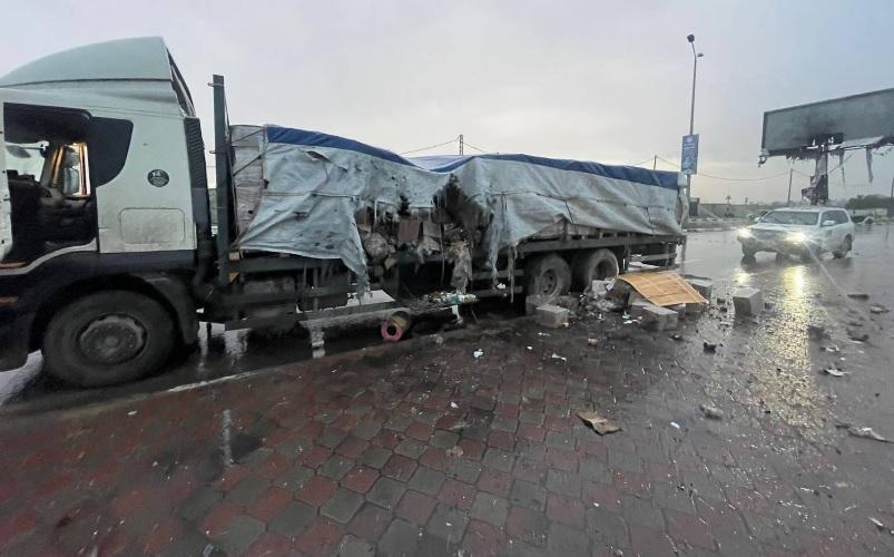 sebuah-truk-yang-membawa-bantuan-maka.jpg