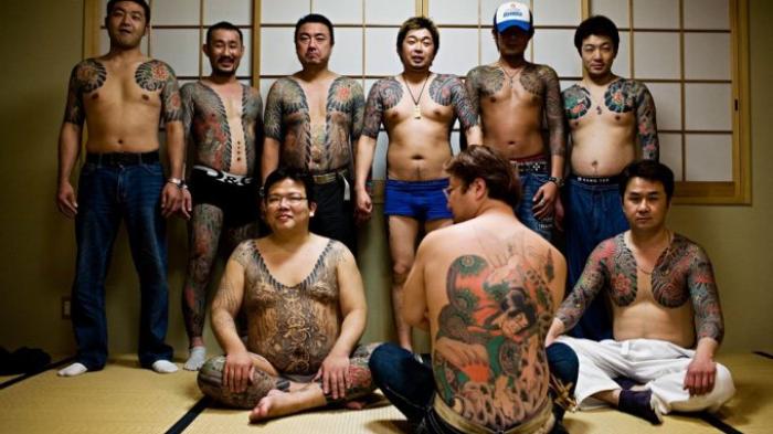 sejumlah-orang-yang-menjadi-anggota-yakuza_20150821_212108.jpg
