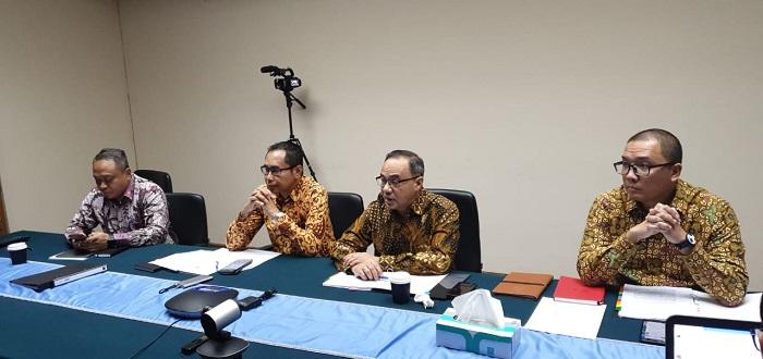 sejumlah-pejabat-kementerian-luar-negeri-kemlu-ri-dalam-konferensi-pers-daring.jpg