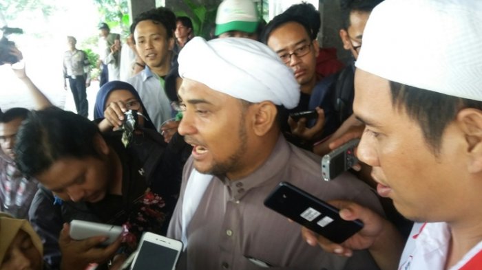 sekjen-dpd-fpi-dki-jakarta-novel-bamukmin_20170106_215103.jpg