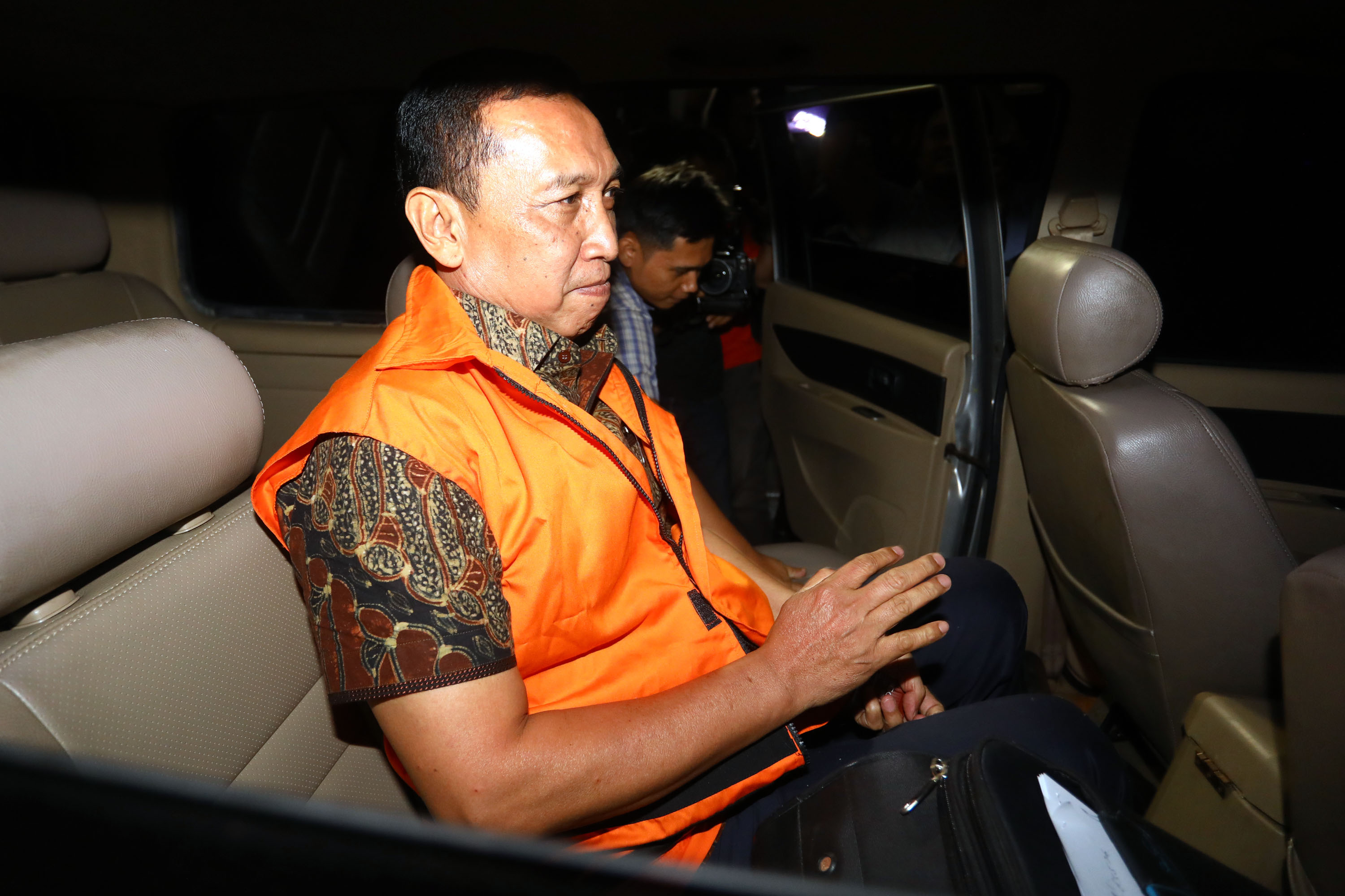 sekjen-koni-ditahan-kpk_20181220_175900.jpg