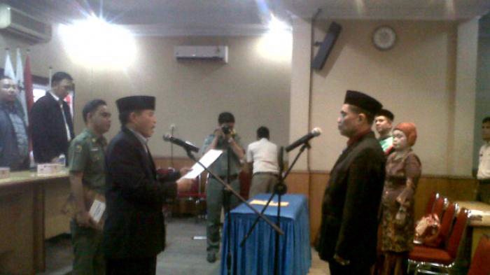 sekretaris-kpu-makassar-sabri-sulaiman-dilantik_20150325_115349.jpg