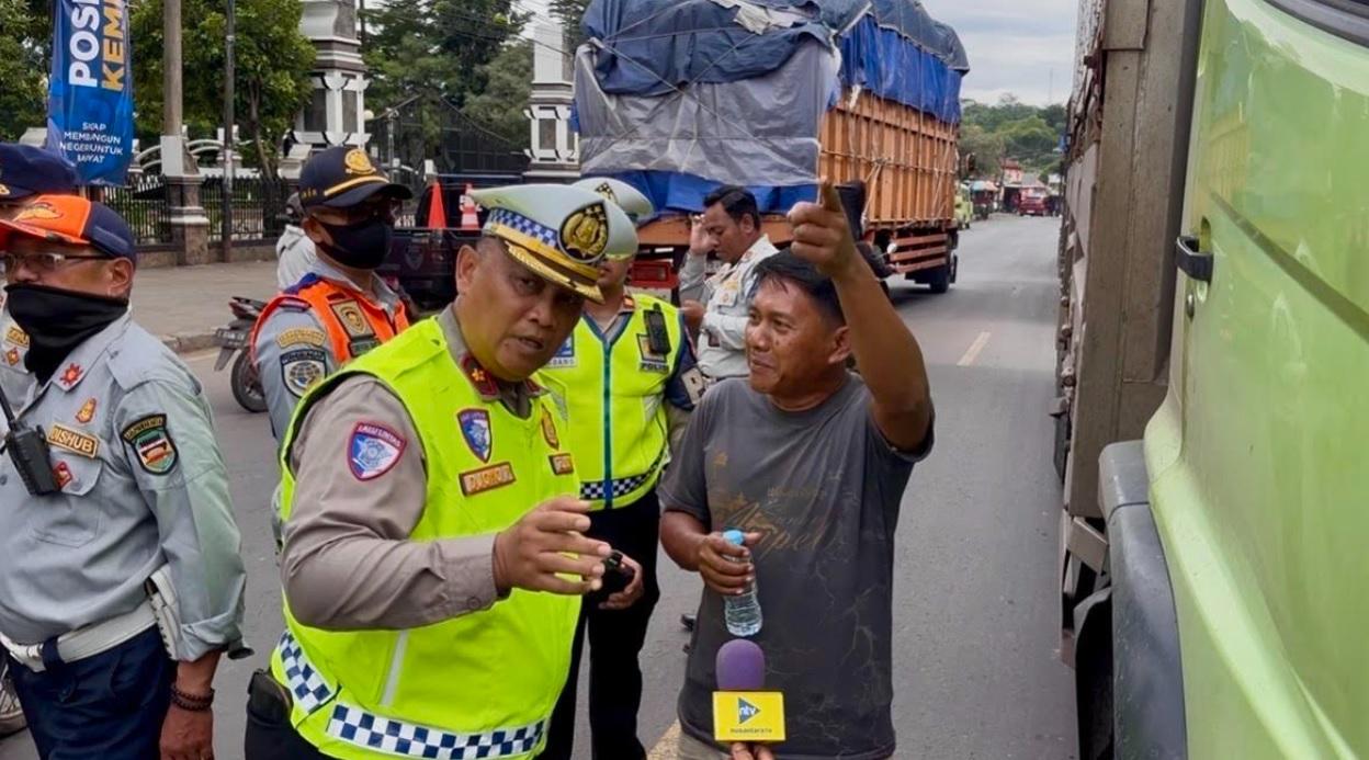 Pembatasan Truk Sumbu Tiga di Cipularang Diperketat, Korlantas: Persuasif di Arteri, Tilang di Tol