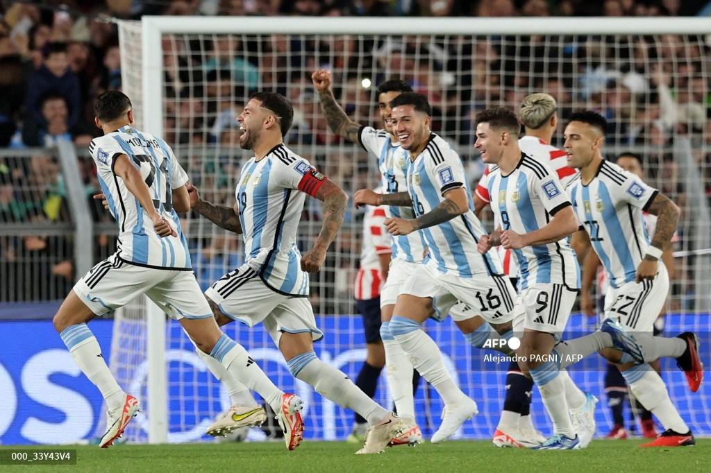 selebrasi-gol-timnas-argentina-melawan-paraguay.jpg