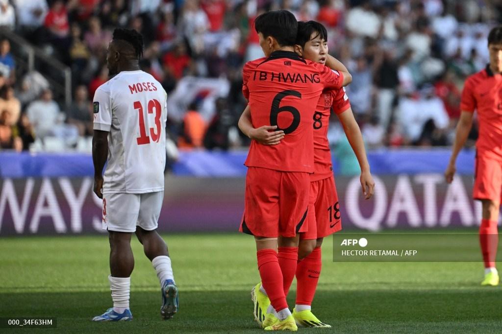 selebrasi-pemain-korea-selatan-dan-psg-lee-kang-in-saat-mencetak-gol-di-piala-asia-2023.jpg