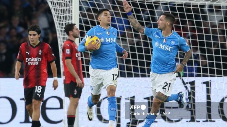 selebrasi-pemain-napoli-matteo-politano-setelah-mencetak-gol-ke-gawang-ac-milan.jpg