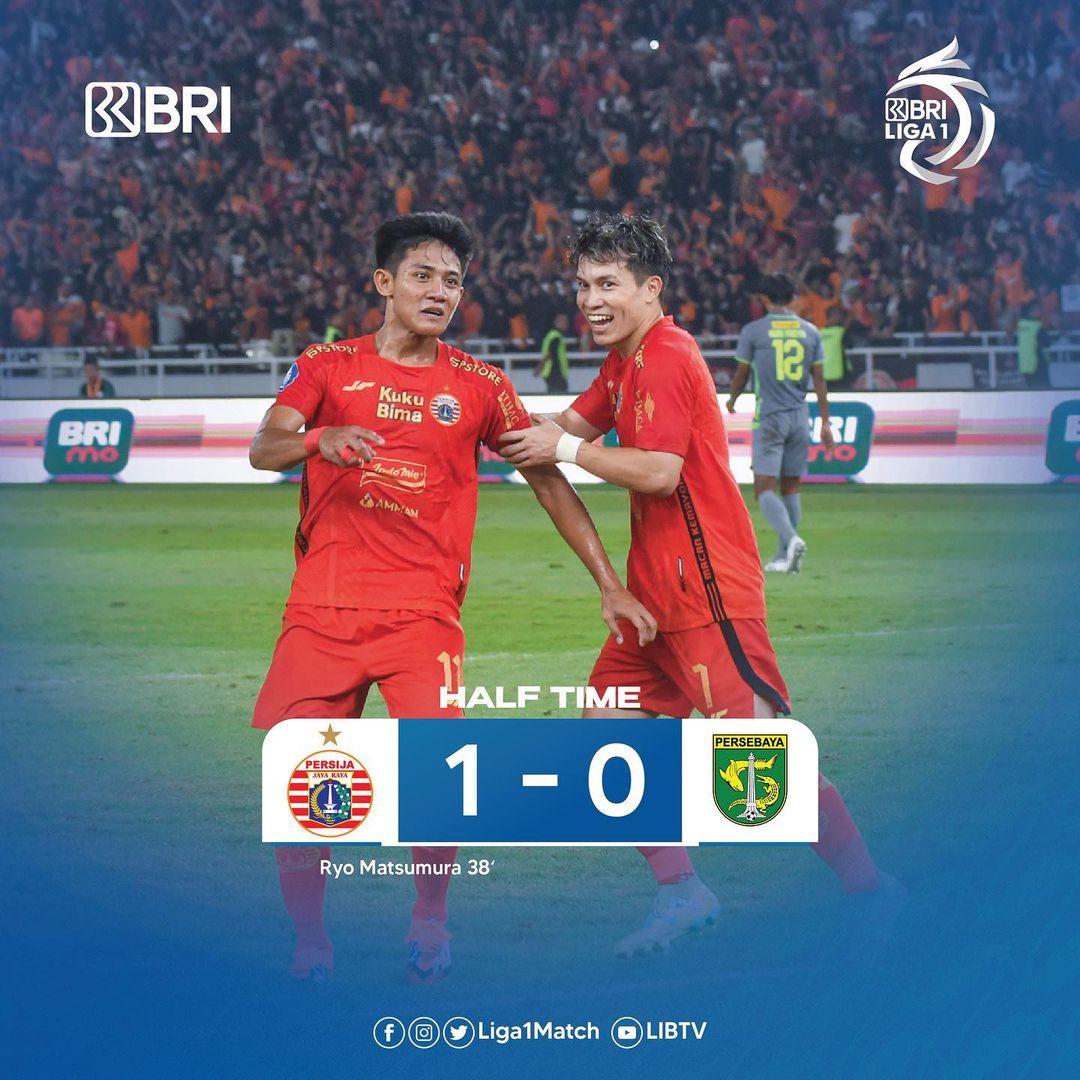 selebrasi-pemain-persija-jakarta-merayakan-gol-ryo-matsumura.jpg