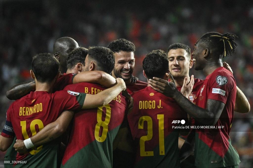 selebrasi-pemain-portugal.jpg
