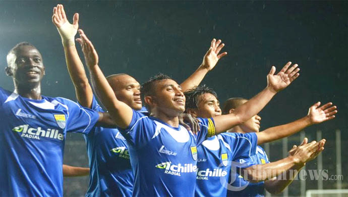 selebrasi-skuat-persib-bandung_20141107_212950.jpg