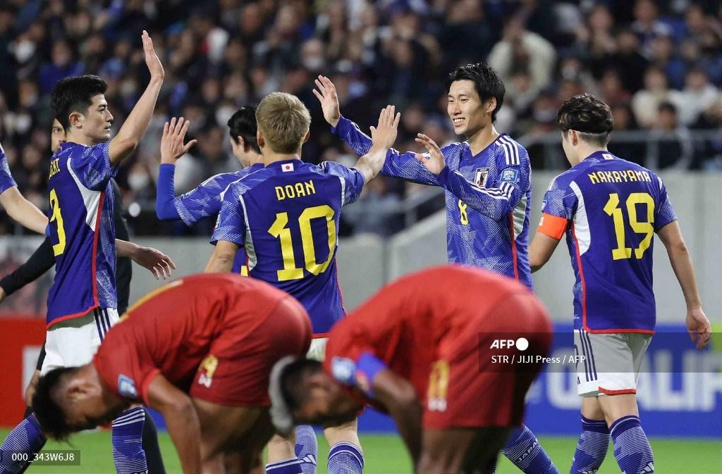 selebrasi-timnas-jepang-usai-menang-dari-myanmar-di-kualifikasi-piala-dunia-2026.jpg