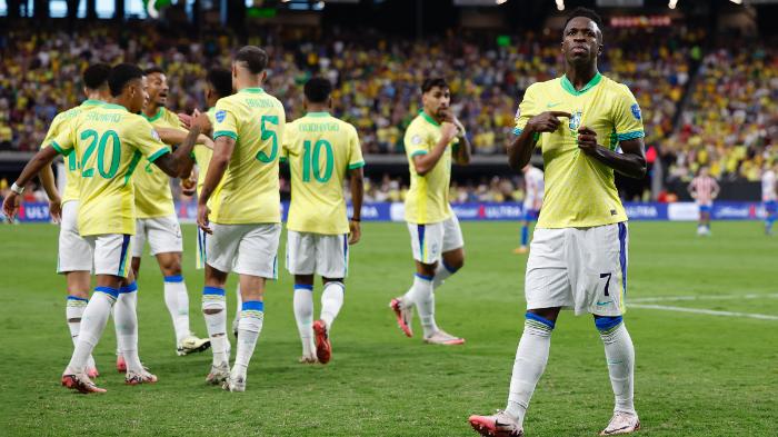 selebrasi-vinicius-junior-brasil-saat-mencetak-gol-di-copa-america-2024.jpg