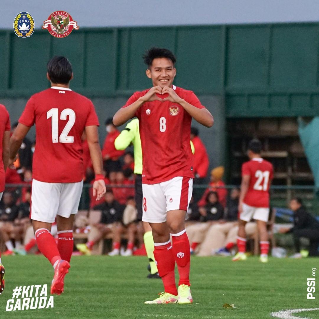 selebrasi-witan-sulaeman-yang-mengenakan-jersey-timnas-indonesia-bernomor-punggung-8.jpg