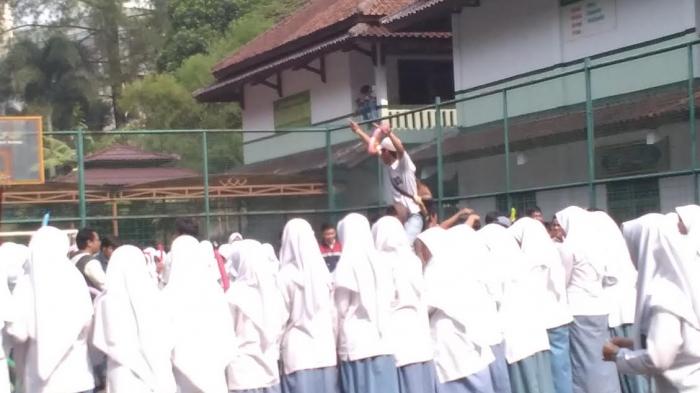 seluruh-siswa-siswi-ke_20160507_182658.jpg