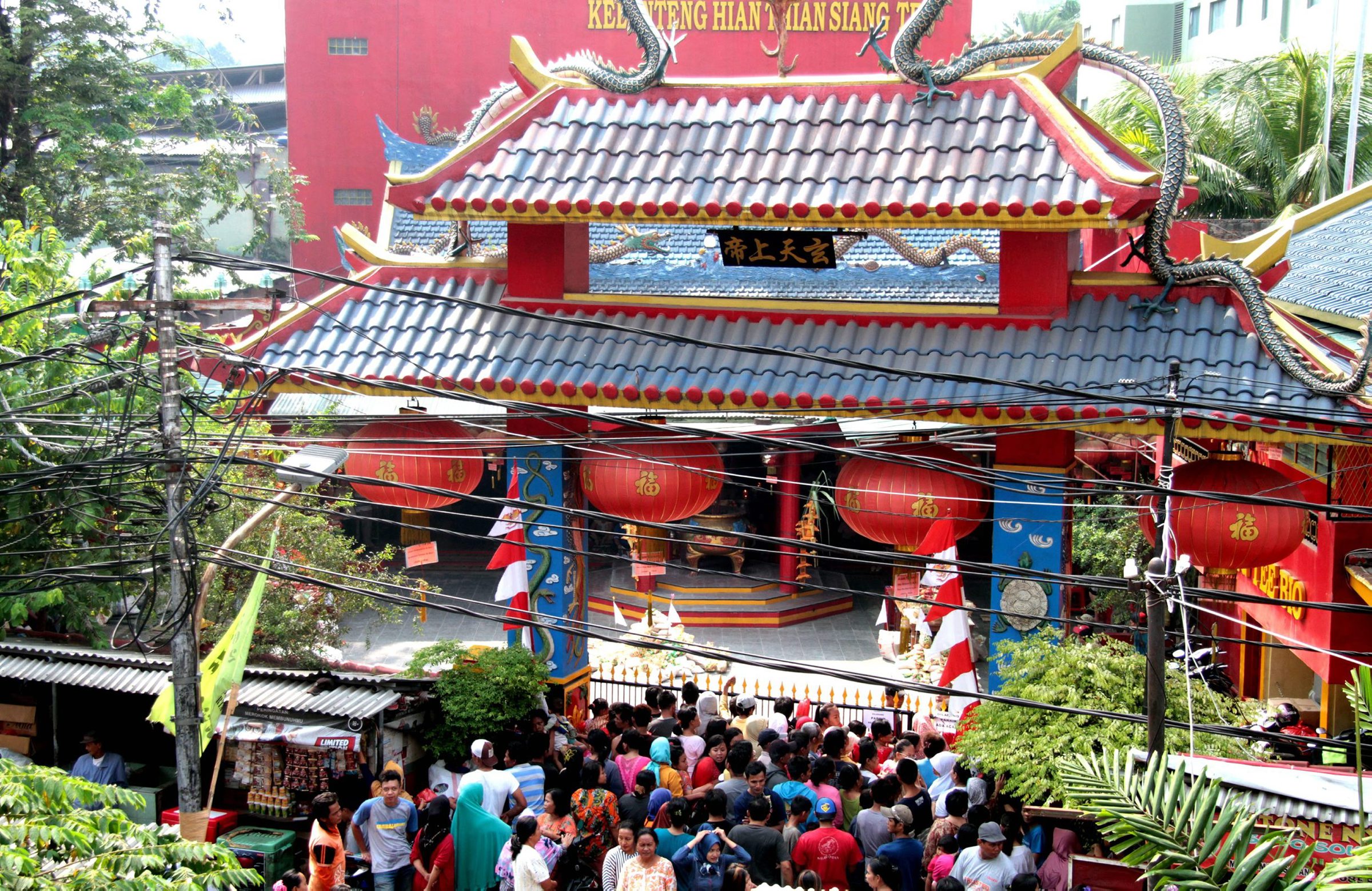 sembahyang-hantu-kelenteng-hian-thian-siang-tee-palmerah_20170905_145046.jpg
