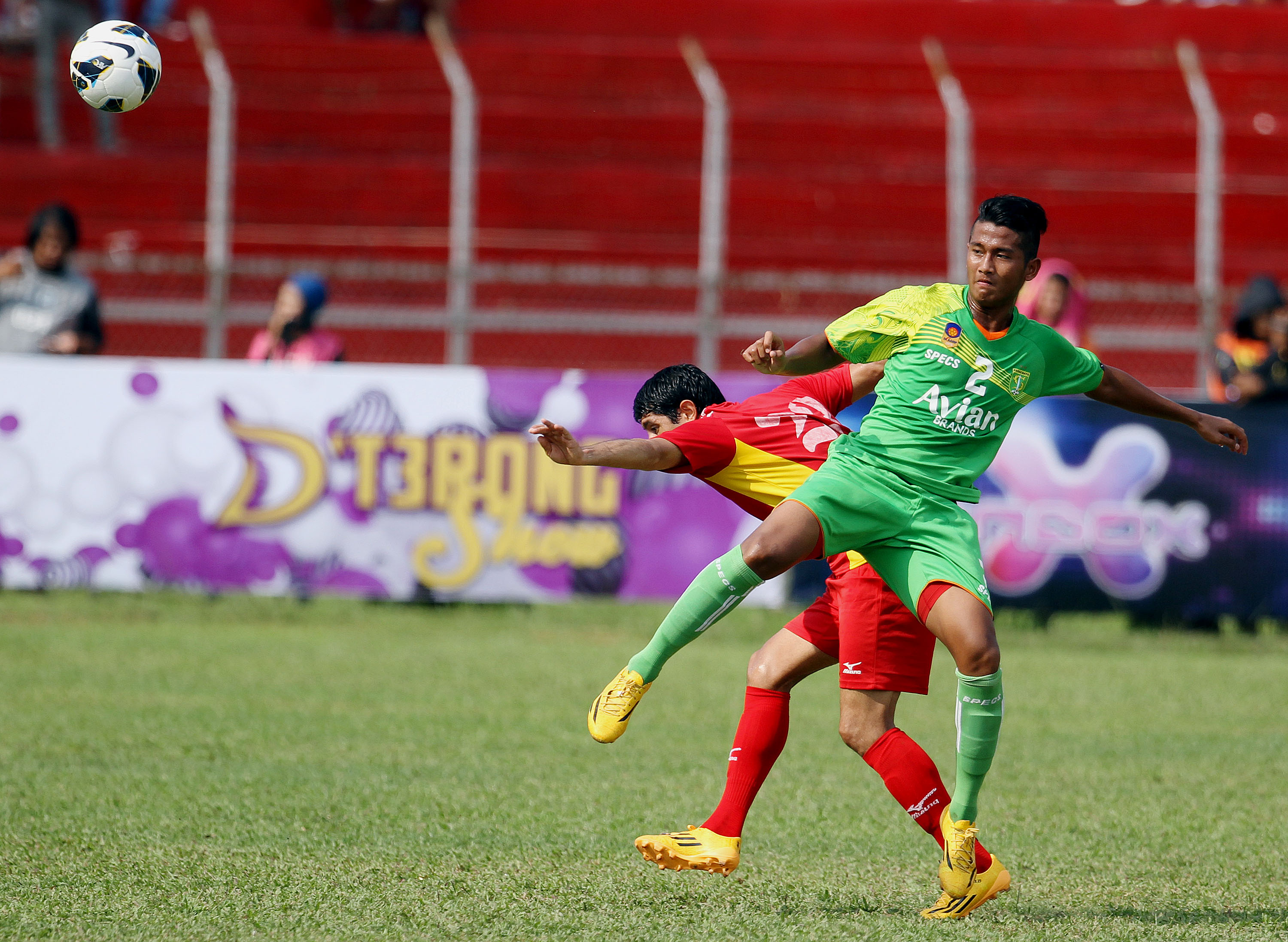semen-padang-fc-vs-persebaya-di-scm-cup-2015_20150118_044908.jpg