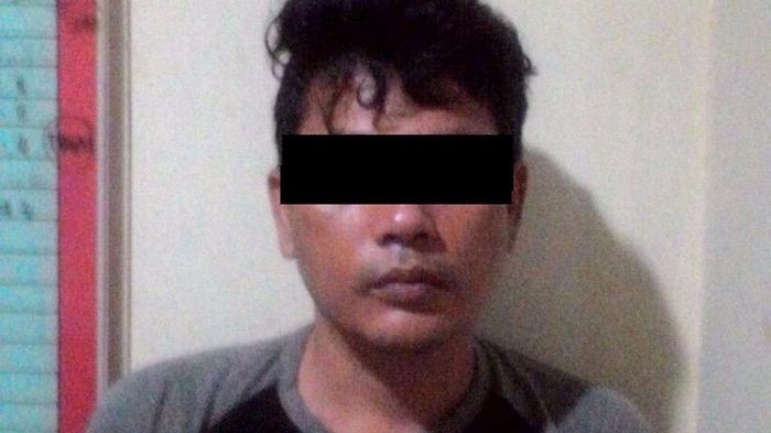 seorang-laki-laki-berinisial-sh-27-curi-iphone_20160301_145332.jpg