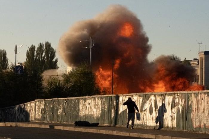 serangan-pesawat-tak-berawak-di-kyiv-pada-17-oktober.jpg