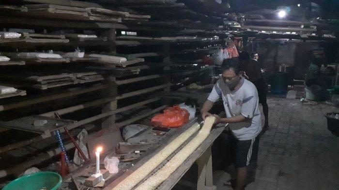 setelah-tiga-hari-mogok-produsen-te.jpg