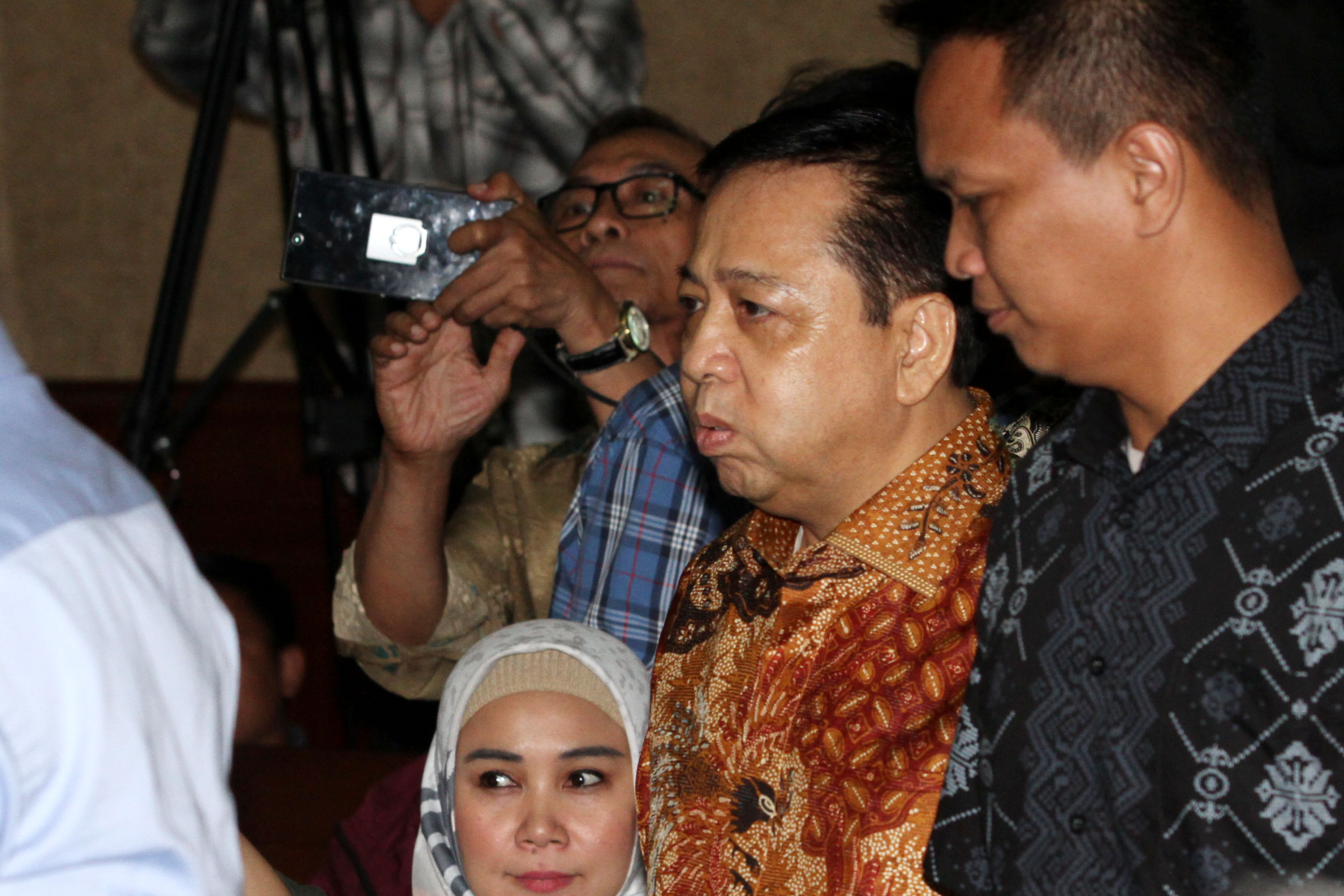 setya-novanto-divonis-15-tahun-penjara_20180424_173703.jpg