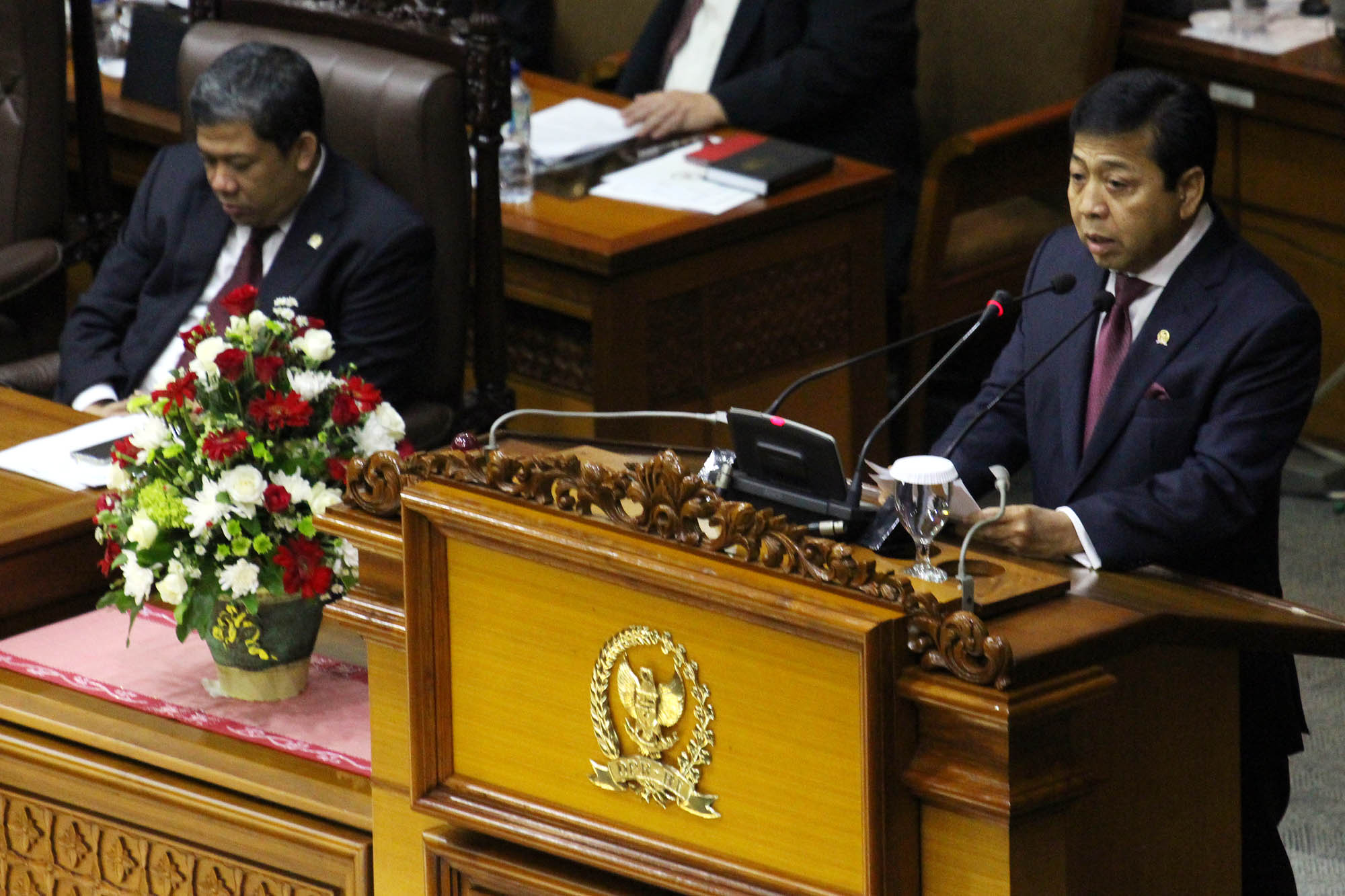 setya-novanto-hadiri-rapat-paripurna_20151218_172712.jpg