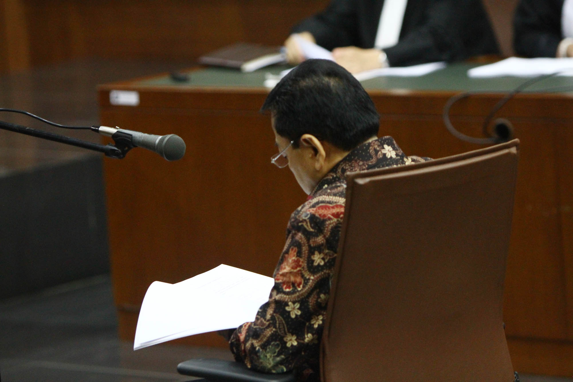 setya-novanto-jalani-sidang-eksepsi_20171220_140000.jpg