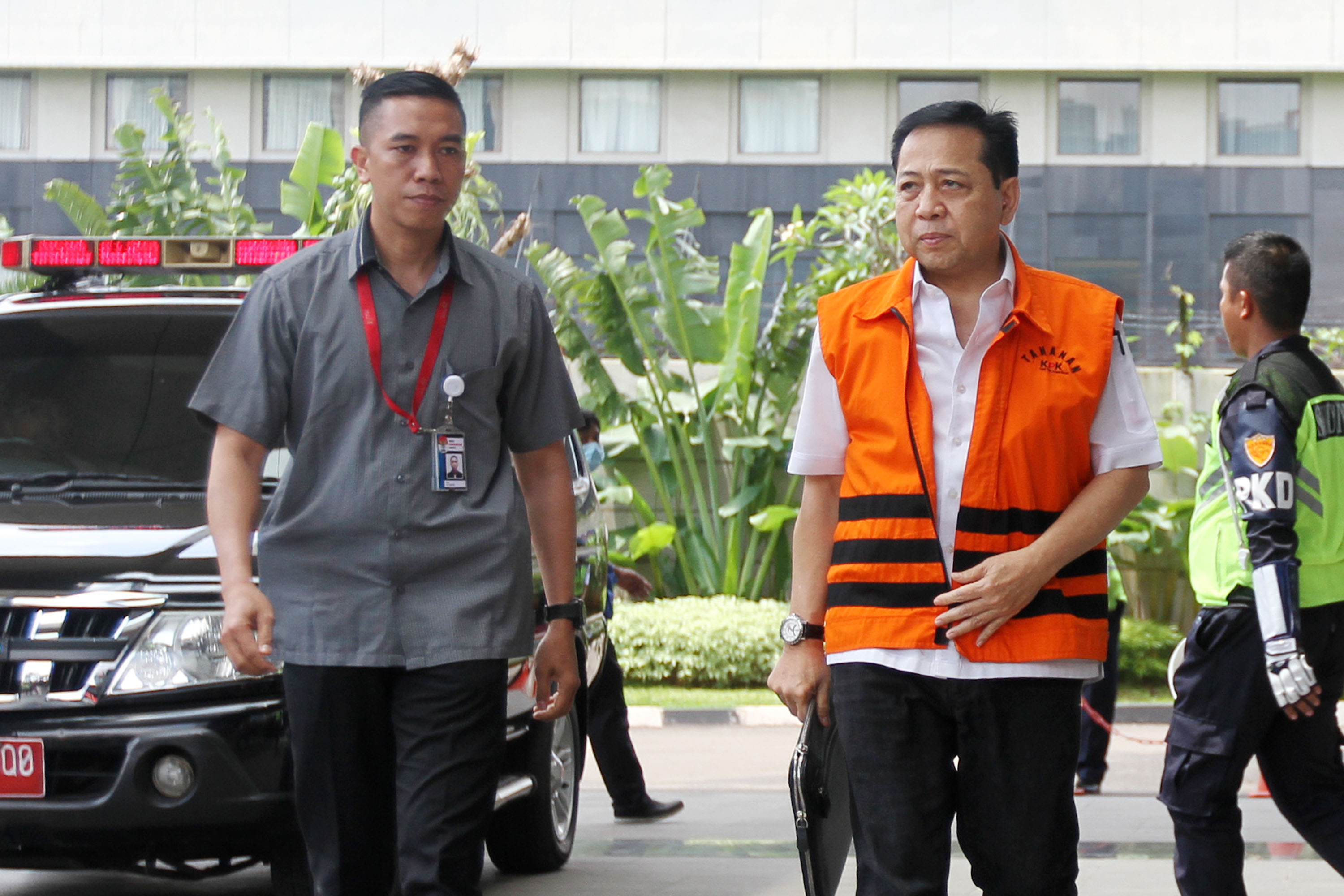 setya-novanto-kembali-jalani-pemeriksaan-oleh-kpk_20180220_184327.jpg