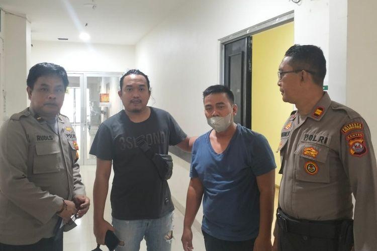 sh-berprofesi-sebagai-mantri-diamankan-diduga-telah-membunuh-kades-curuggoong.jpg