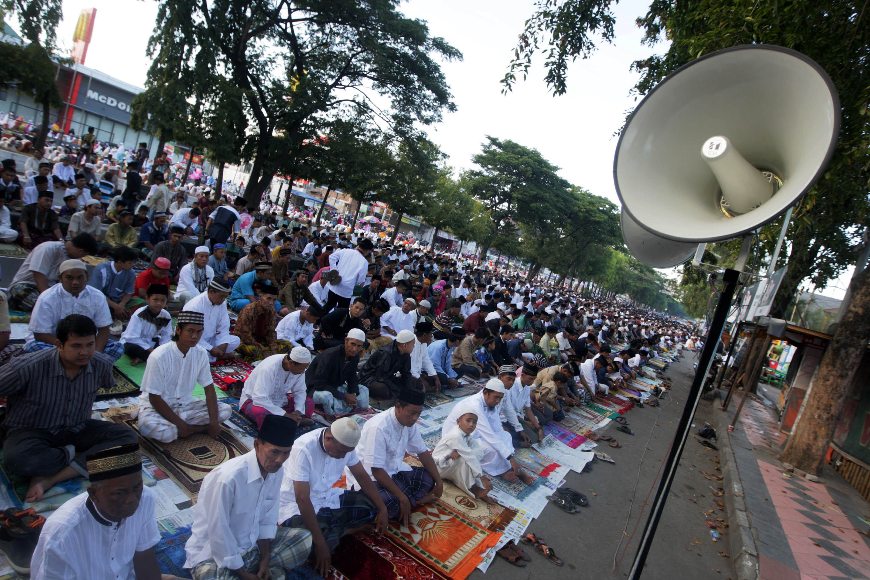 shalat-ied-di-makassar_20150718_211332.jpg