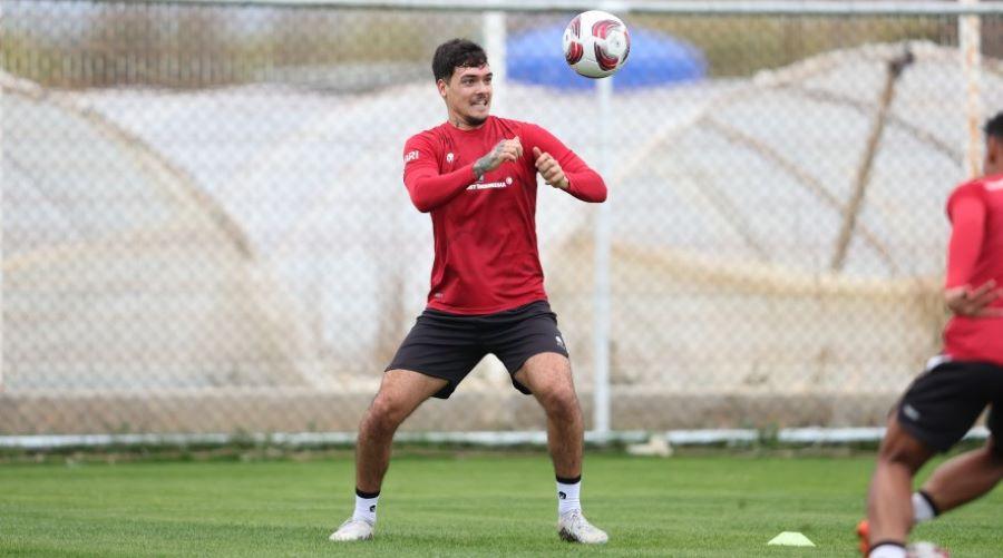 shayne-pattynama-saat-menjalani-latihan-di-turki.jpg
