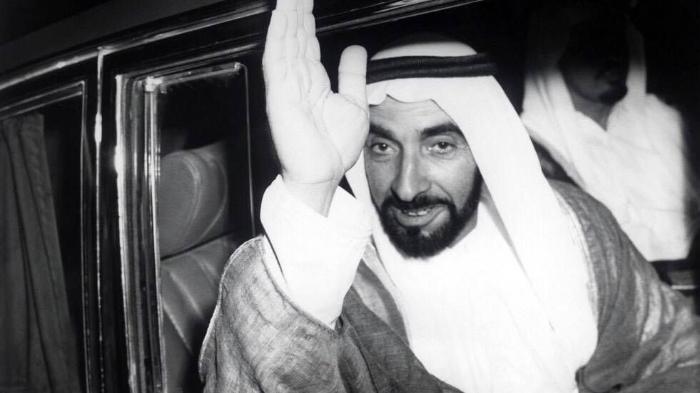 sheikh-zayed-ibn-sultan-al-nahyan-presiden-pertama-uni-emirat-arab-1971-2004-2.jpg