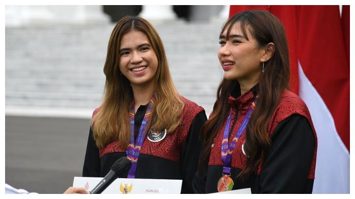 shella-bernadetha-kiri-dan-yolla-yuliana-kanan-mendapatkan.jpg