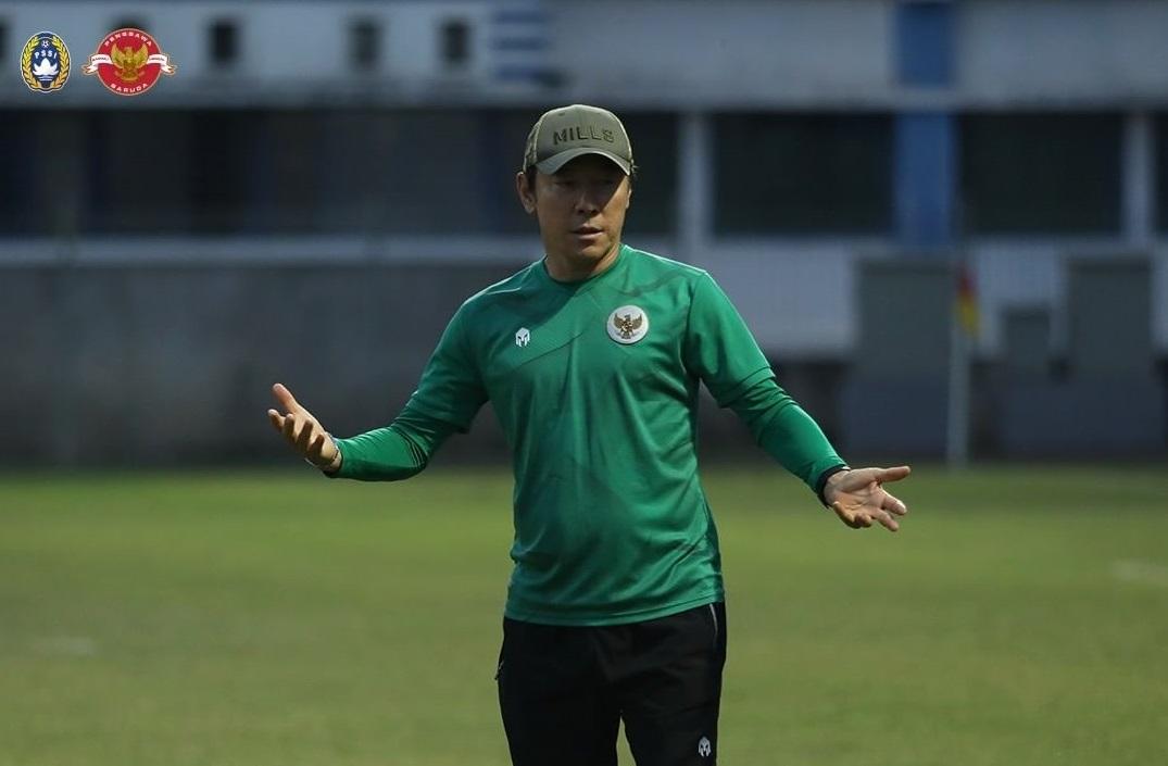 shin-tae-yong-pimpin-latihan-di-sidolig.jpg