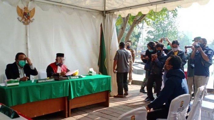 sidang-di-tempat-tidak-pakai-masker.jpg