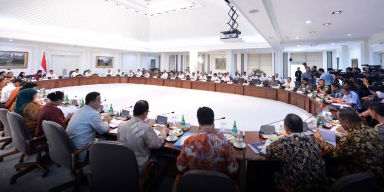 sidang-kabinet-jokowi_20141231_092637.jpg