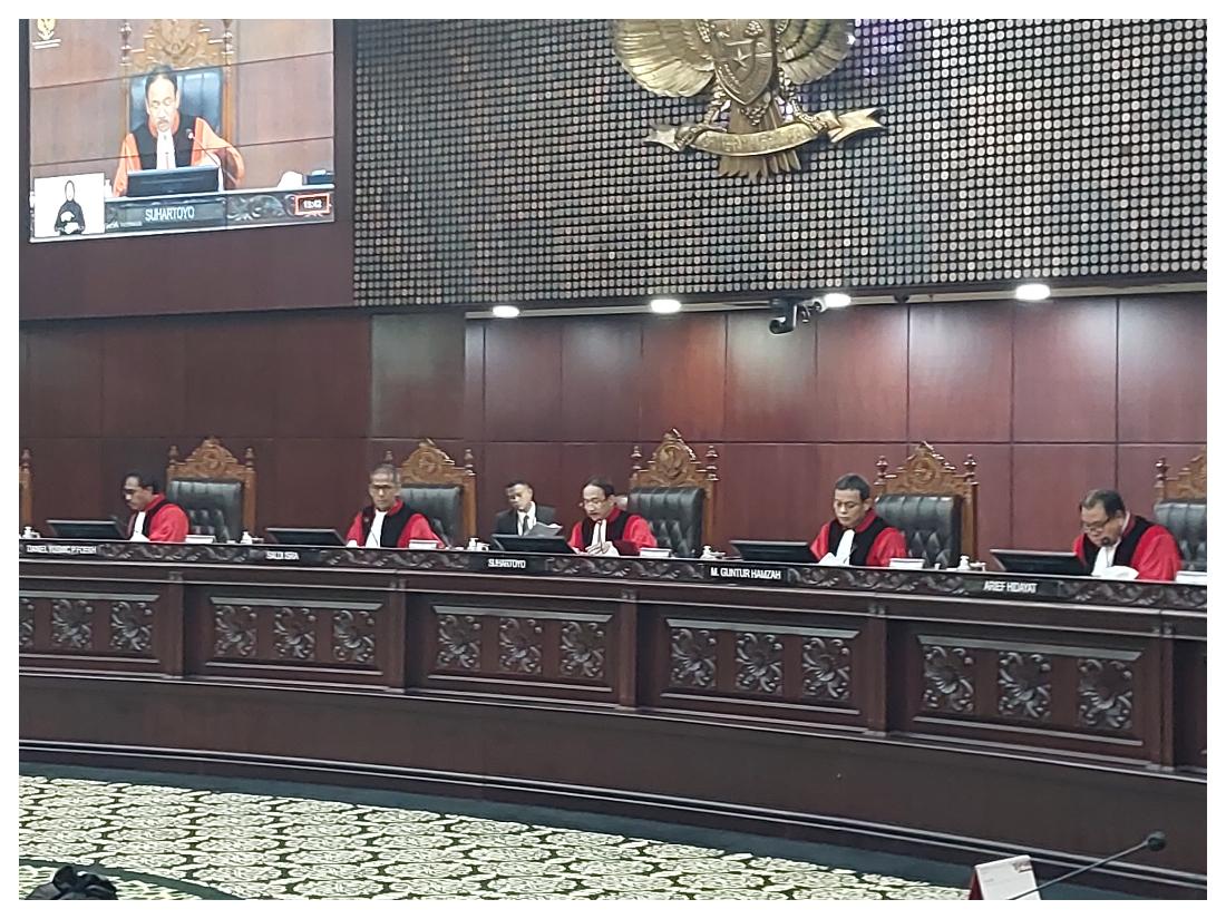 sidang-mk-tolak-uji-formil.jpg