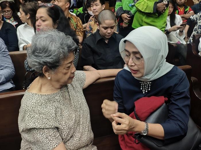Mantan Dirut ASDP Hadiri Sidang Nadiem Makarim, Ira Puspadewi: Datang Sebagai Teman