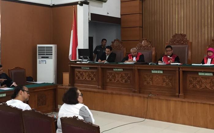 sidang-nunung-ditunda.jpg