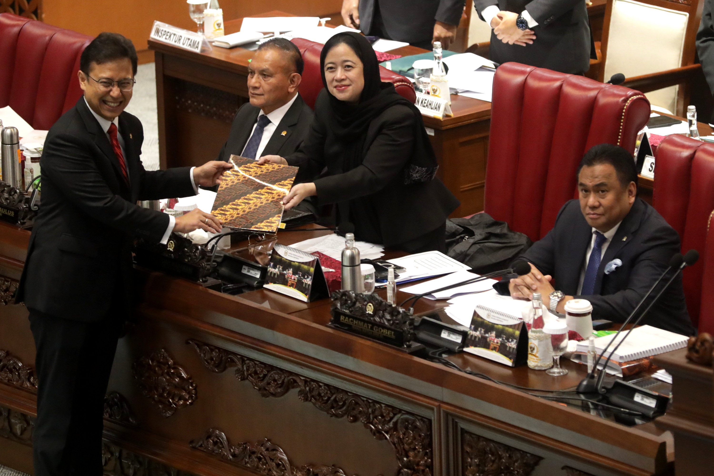 sidang-paripurna-dpr-ri-sahkan-ruu-kesehatan-menjadi-uu_20230711_172620.jpg