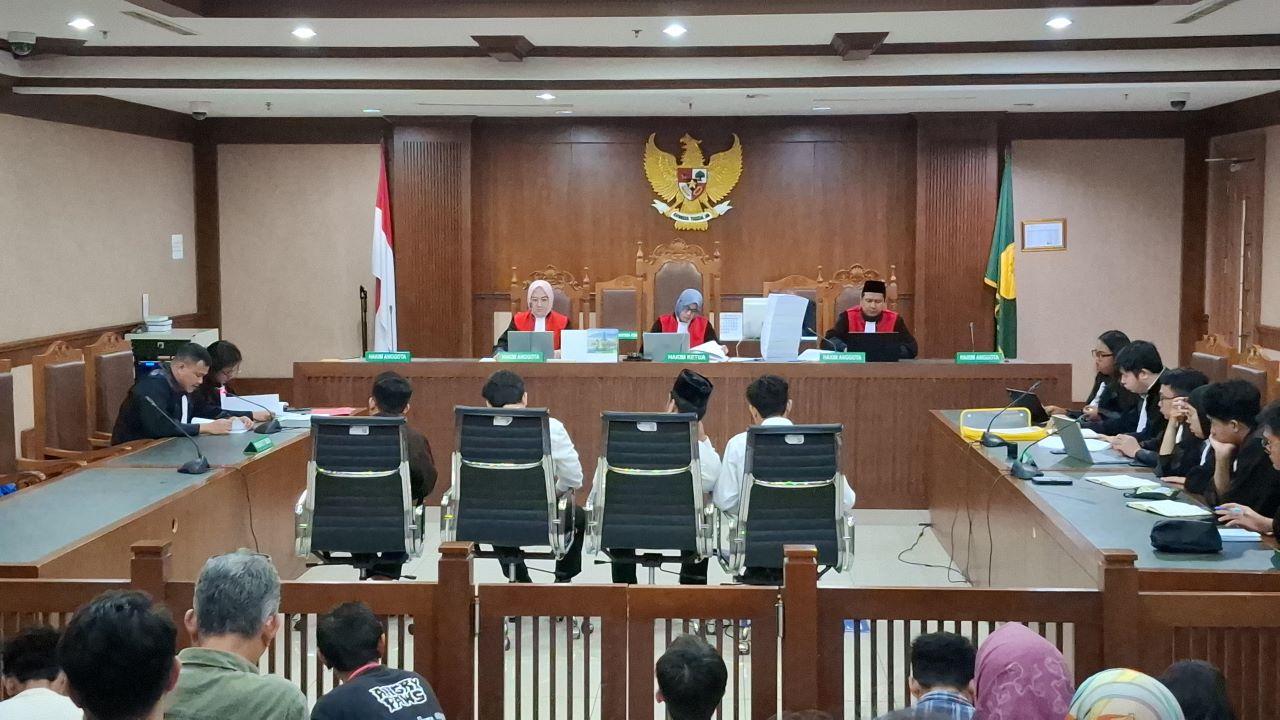 sidang-terdakwa-demonstrasi-Agustus-2025-Delpedro-Marhaen-Muzzafar-Salim-Syahdan-Husein-Khariq.jpg