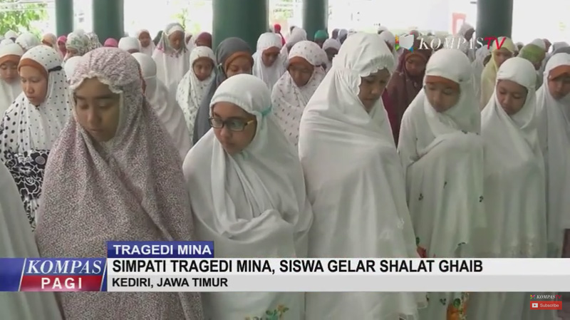 simpati-tragedi-mina-ratusan-warga-di-berbagai-daerah-gelar-salat-ghaib_20150926_235356.jpg