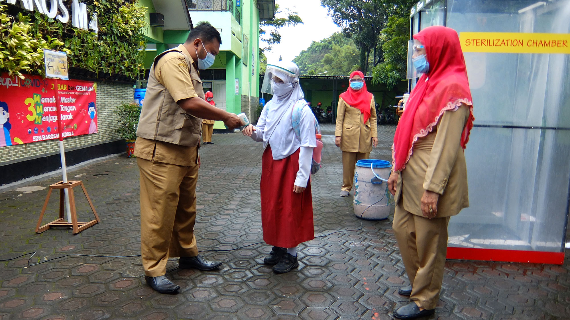 simulasi-pembelajaran-tatap-muka-di-sdn-baros-mandiri-4-cimahi_20210525_232545.jpg