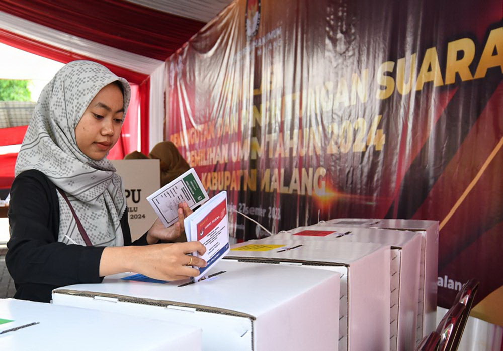 simulasi-pemungutan-suara-di-kpu-kabupaten-malang_20231227_155409.jpg