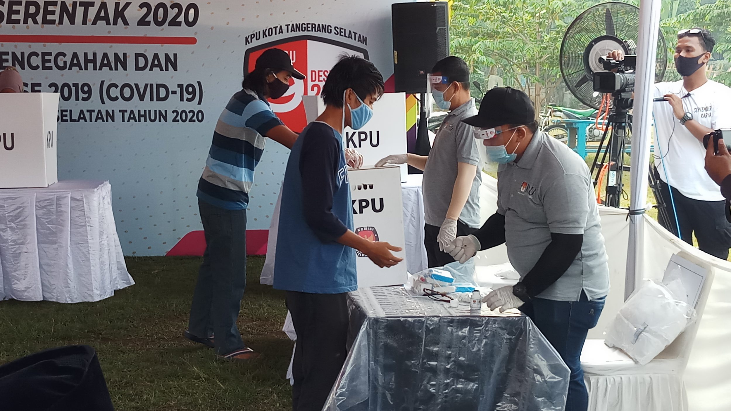 simulasi-pemungutan-suara-pilkada-2020-tangsel_20200912_113935.jpg