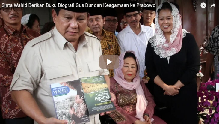 sinta-wahid-berikan-buku-biografi-gus-dur-dan-keagamaan-ke-prabowo_20180914_145159.jpg